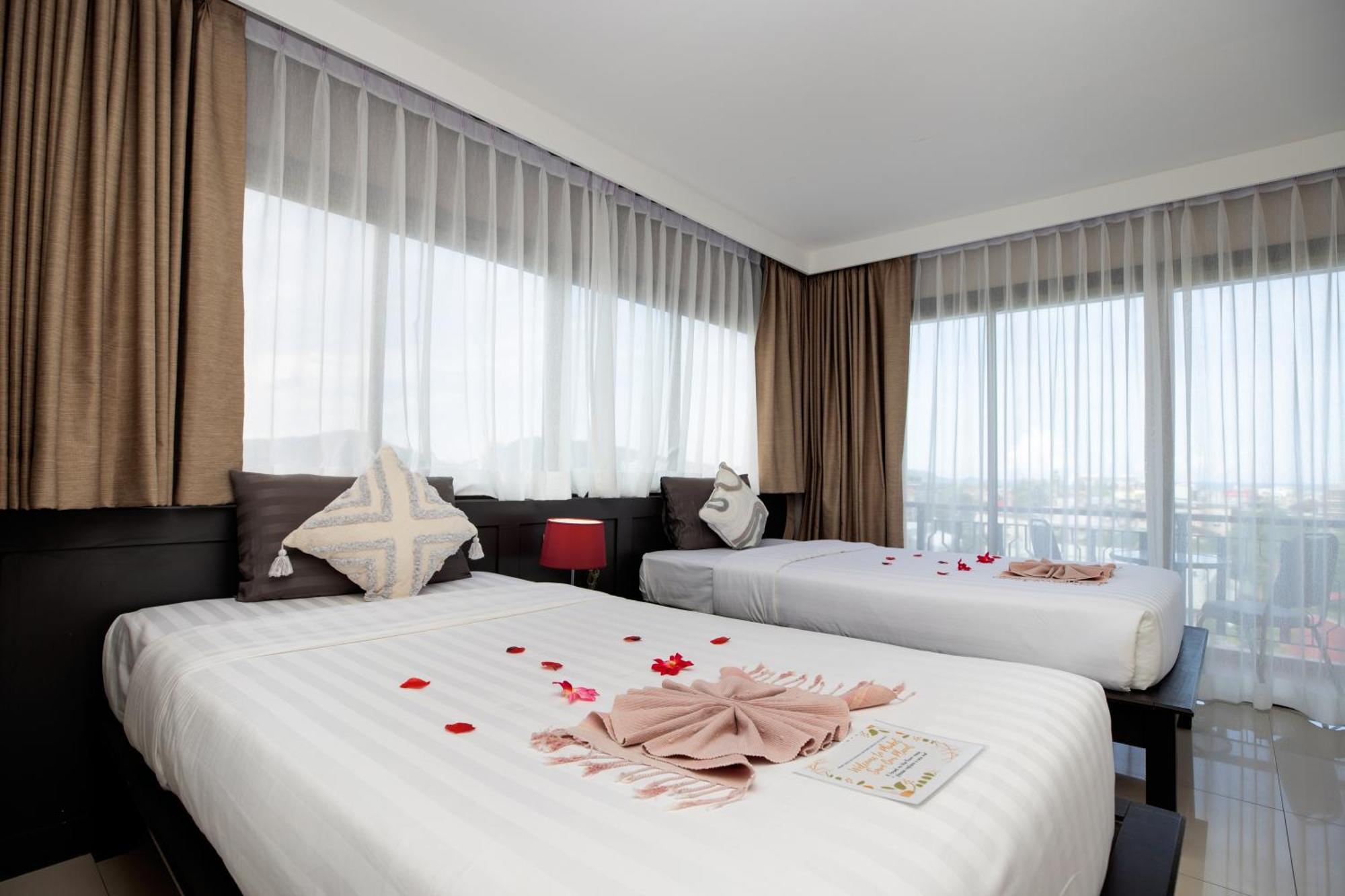 מלון Patong Casa Del M Phuket - Newly Renovated מראה חיצוני תמונה